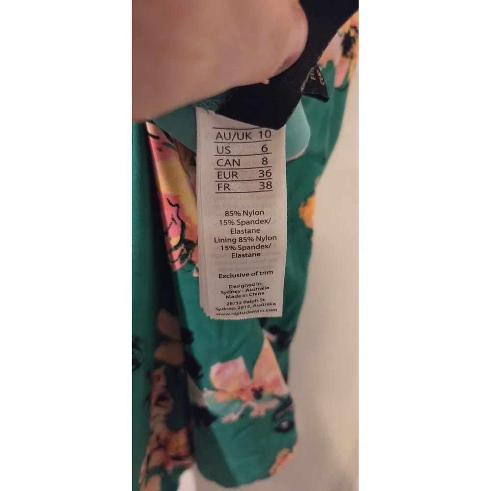 Nip Tuck Swim One Piece Swimsuit 6 Green Floral Ruched Multi Fit Cup